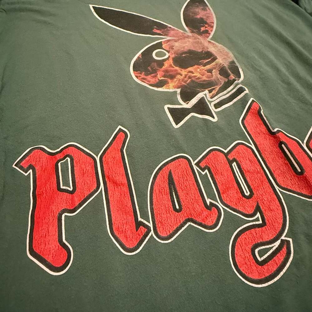 PLAYBOY - Picture 2 of 6